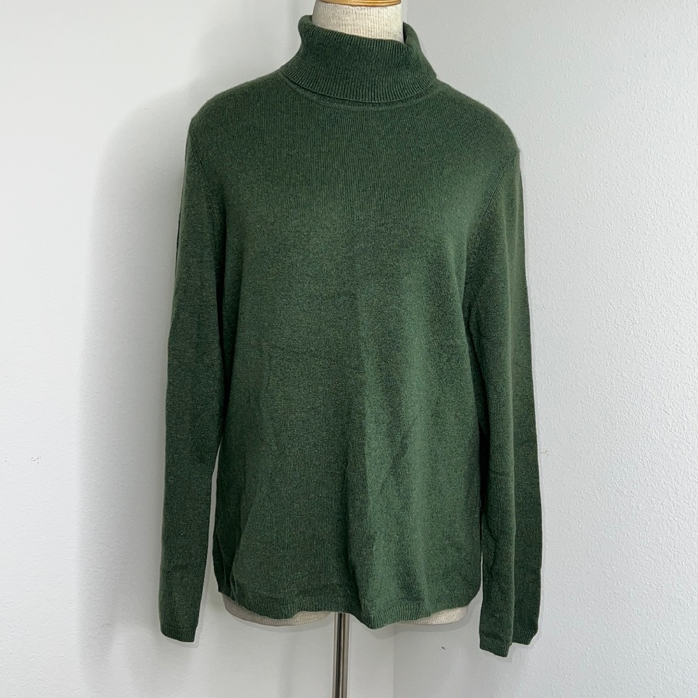 🔹 Charter Club Cashmere Turtleneck Sweater